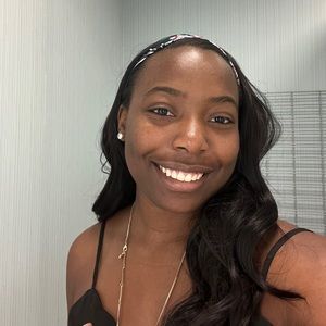 Meet your Posher, Mackenzie